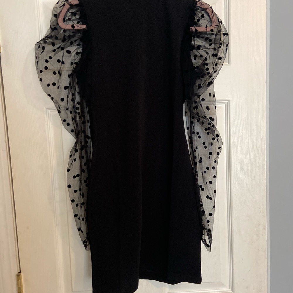 Black puffy shoulders dress